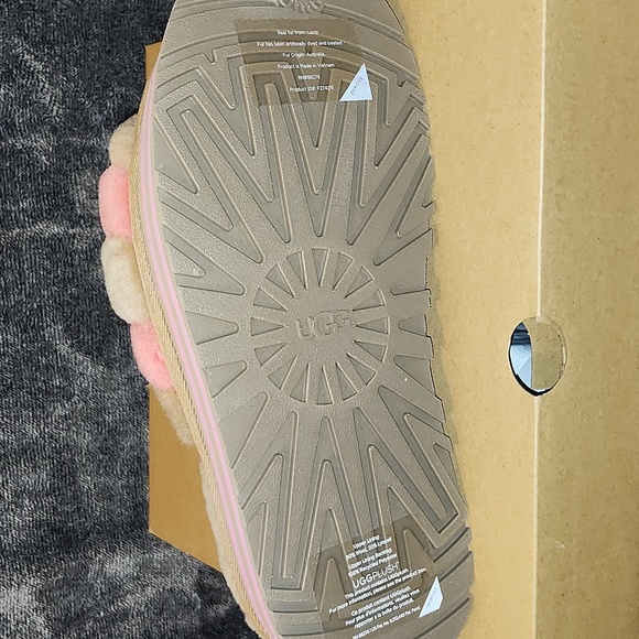 Ugg Slide - Picture 6 of 8